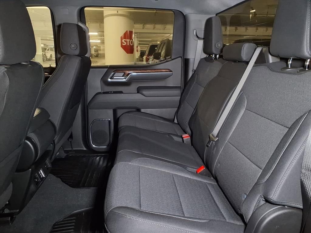 2025 GMC Sierra 1500 SLE - Photo 12