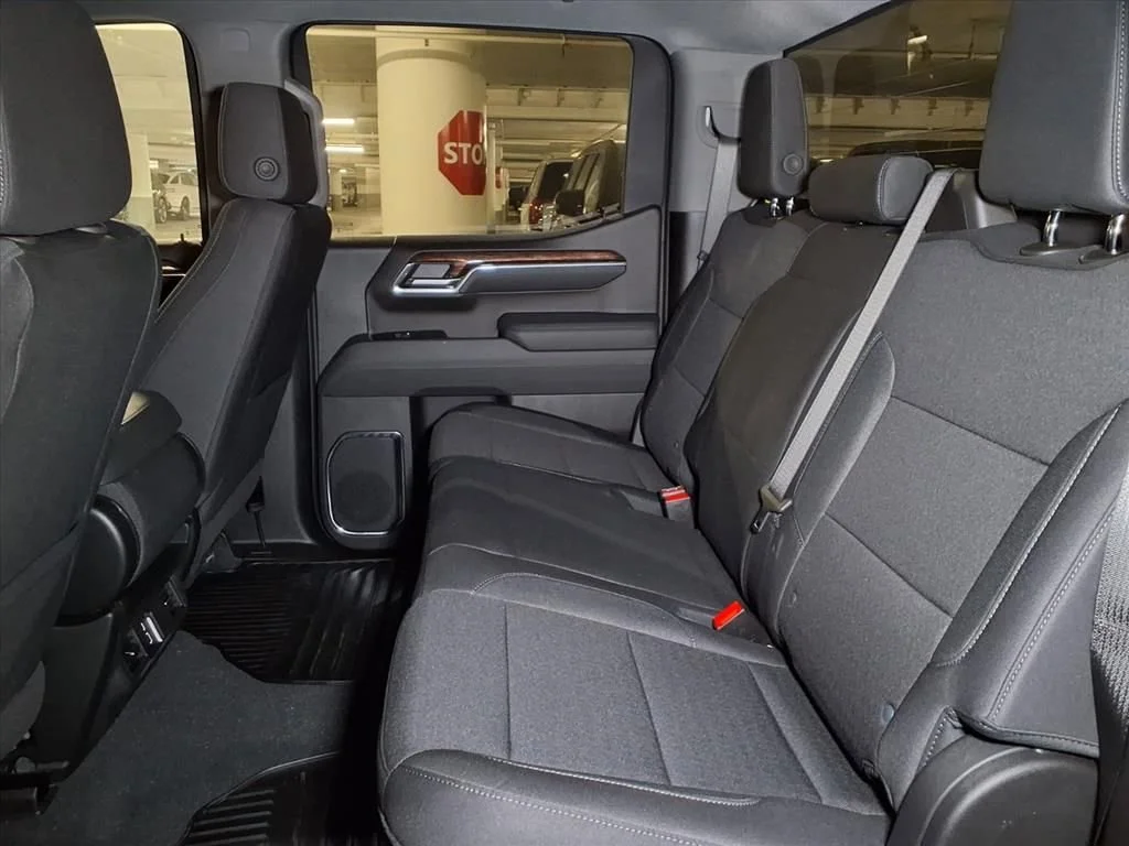 2025 GMC Sierra 1500 SLE - Photo 12