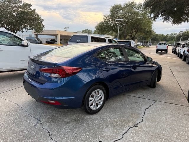 Used 2019 Lakeside Blue Hyundai SE image 3