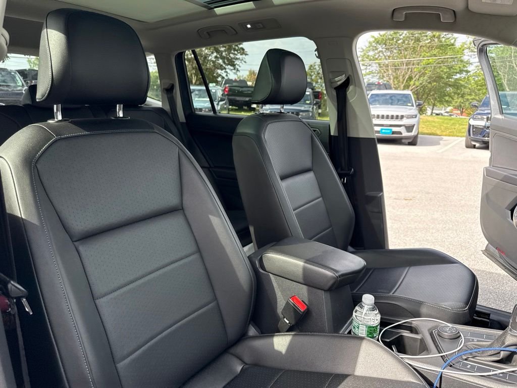 Used 2019 Platinum Gray Metallic Volkswagen 2.0T SEL image 18