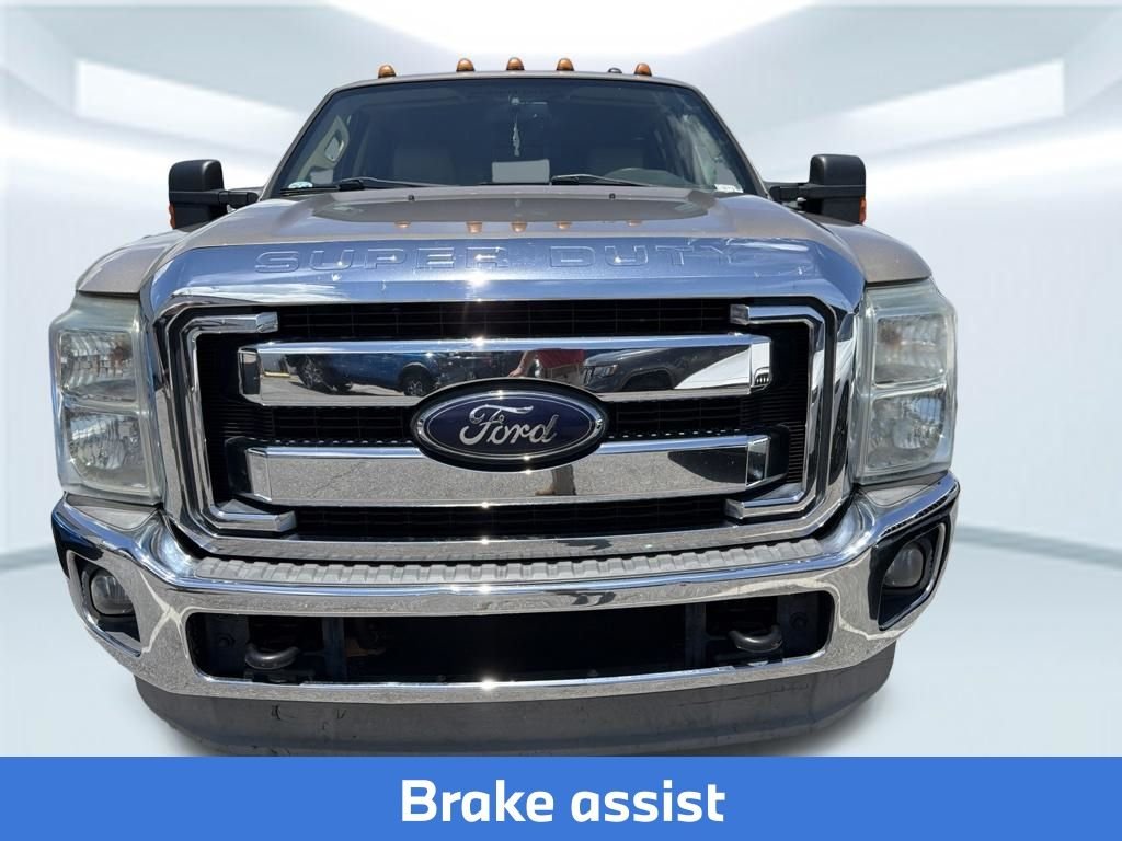 Used 2012  Ford Lariat image 2