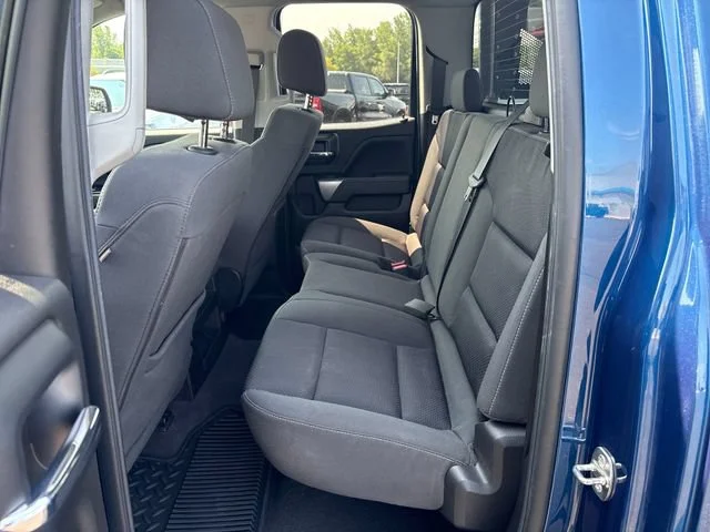 Used 2019 DEEP OCEAN BLUE METALLIC Chevrolet LT image 30