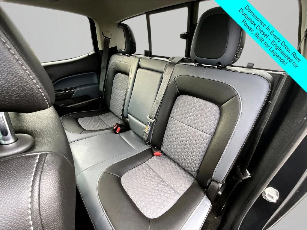 Used 2018 Gray Chevrolet Z71 image 24