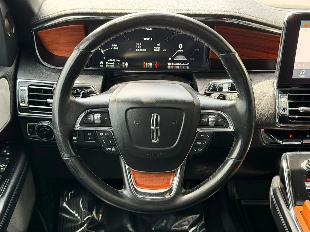 Used 2019 Black Lincoln Reserve image 17