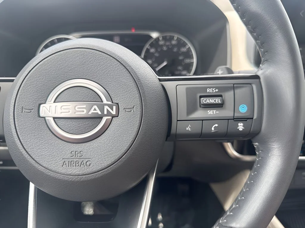 Used 2023 White Nissan SL image 16