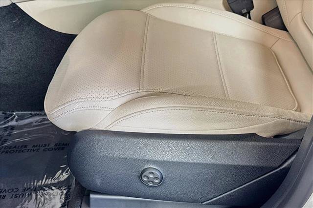 New 2026 Polar White Mercedes-Benz GLC 300 image 47