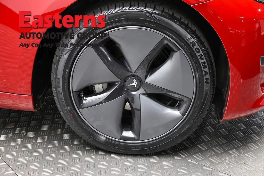 Used 2018 Red Tesla Long Range image 26