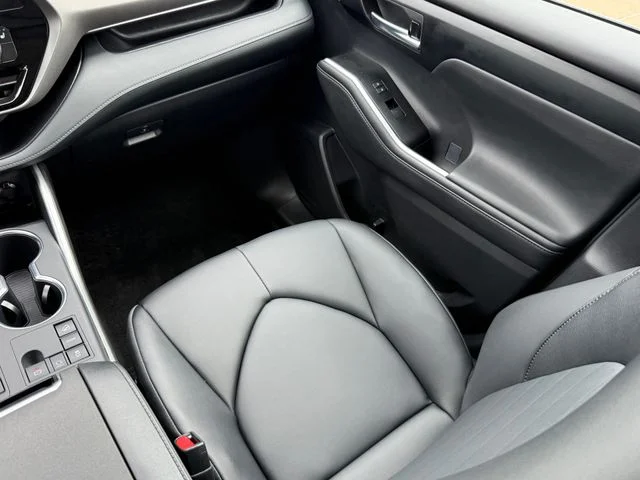 Certified Used 2026  Toyota XLE image 23