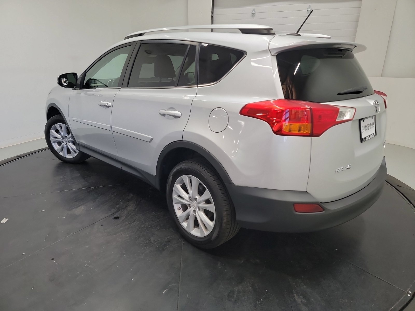 Used 2015 Classic Silver Metallic Toyota Limited image 5