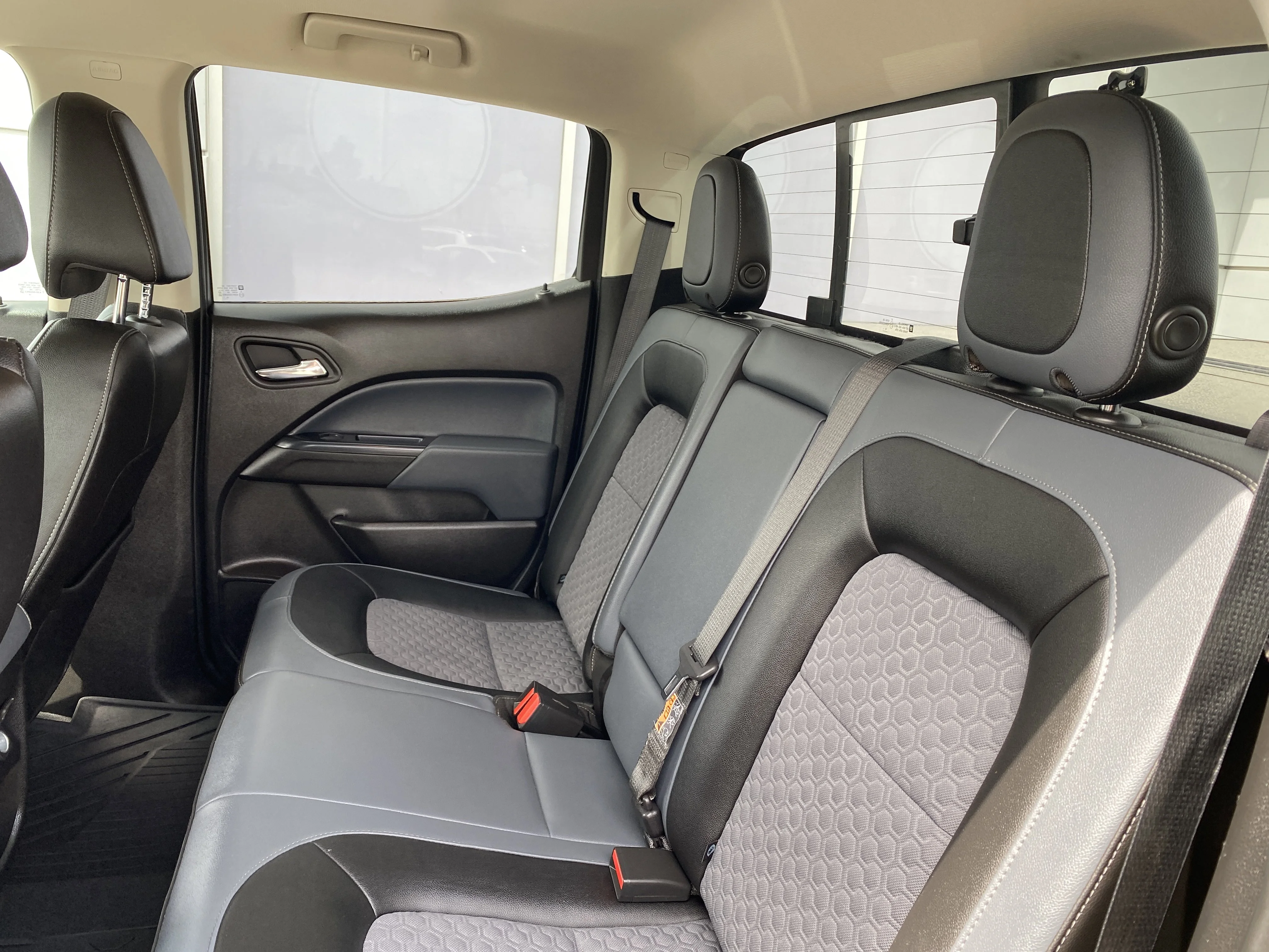 Certified Used 2020 Black Chevrolet 4WD Z71 Crew Cab  * LONG WHEEL BASE * BOSE SOUND SYSTEM * 3.6L V6 * image 19