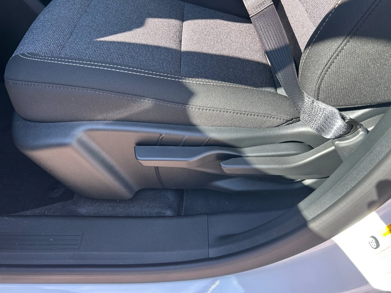 New 2027 Summit White GMC AWD Elevation image 14