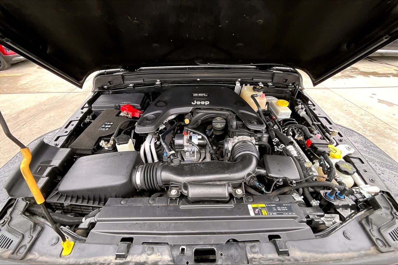 Used 2020 Black Clearcoat Jeep Sahara image 33