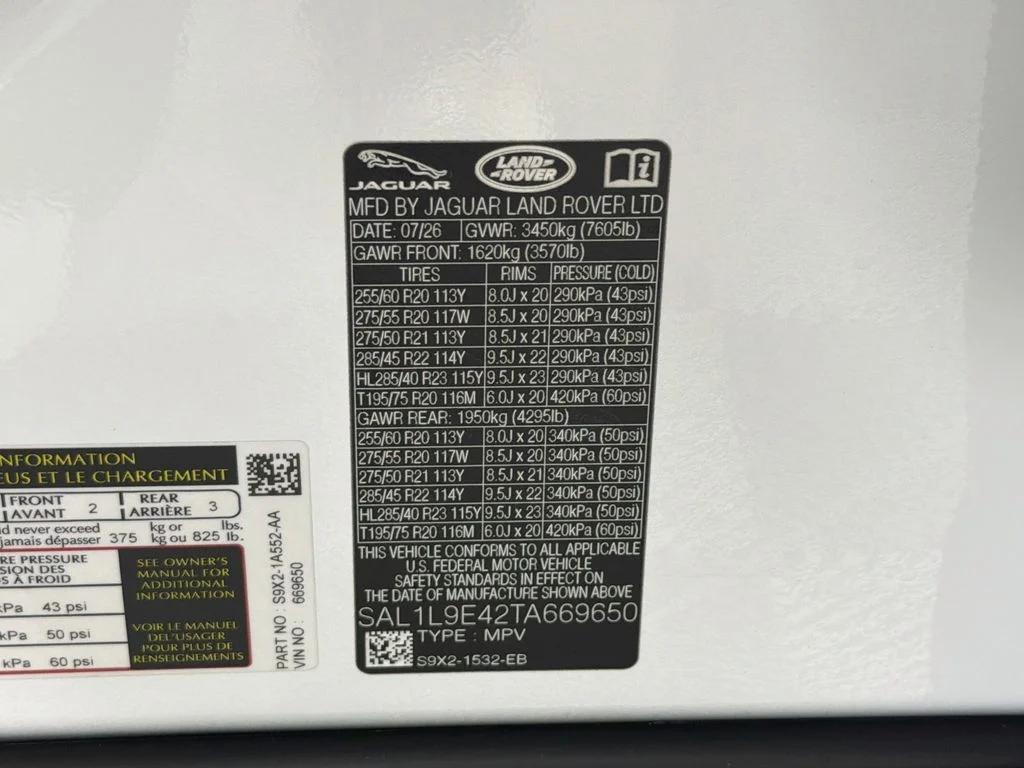 New 2026 Fuji White Land Rover Dynamic SE image 34