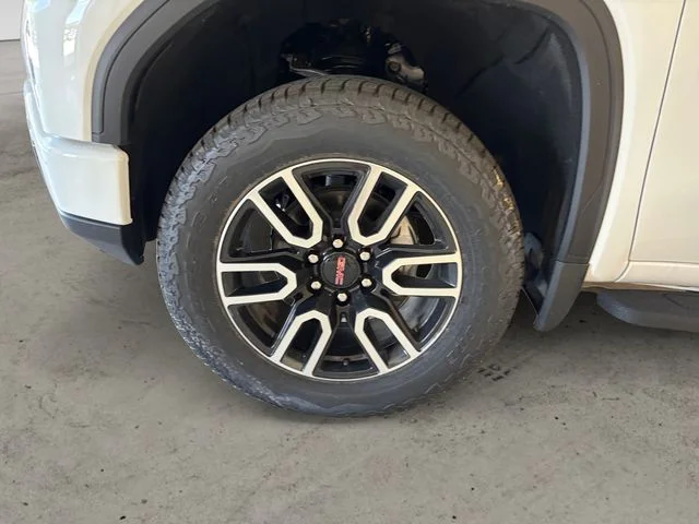 New 2026 White GMC AT4 image 15