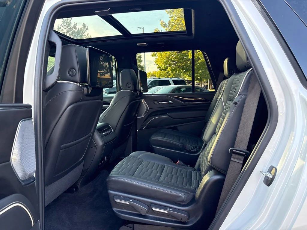 Used 2024 White Cadillac V-Series image 19
