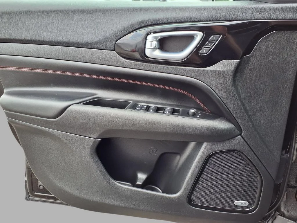 Used 2022 Black Jeep Trailhawk image 20