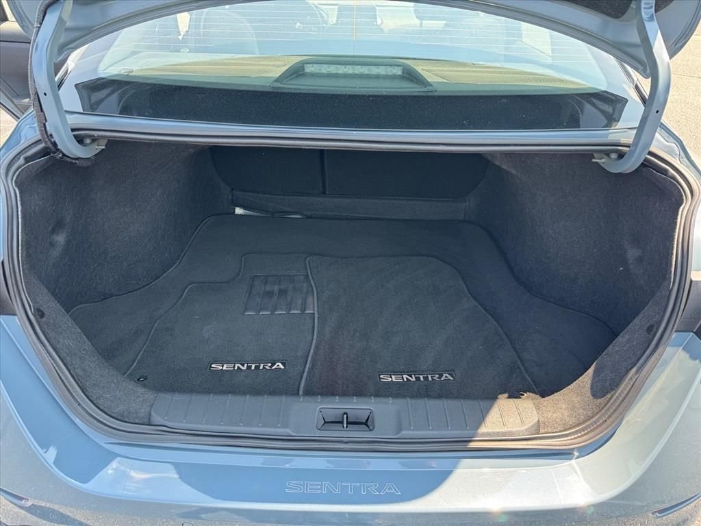Used 2025 Gray Nissan SV image 10