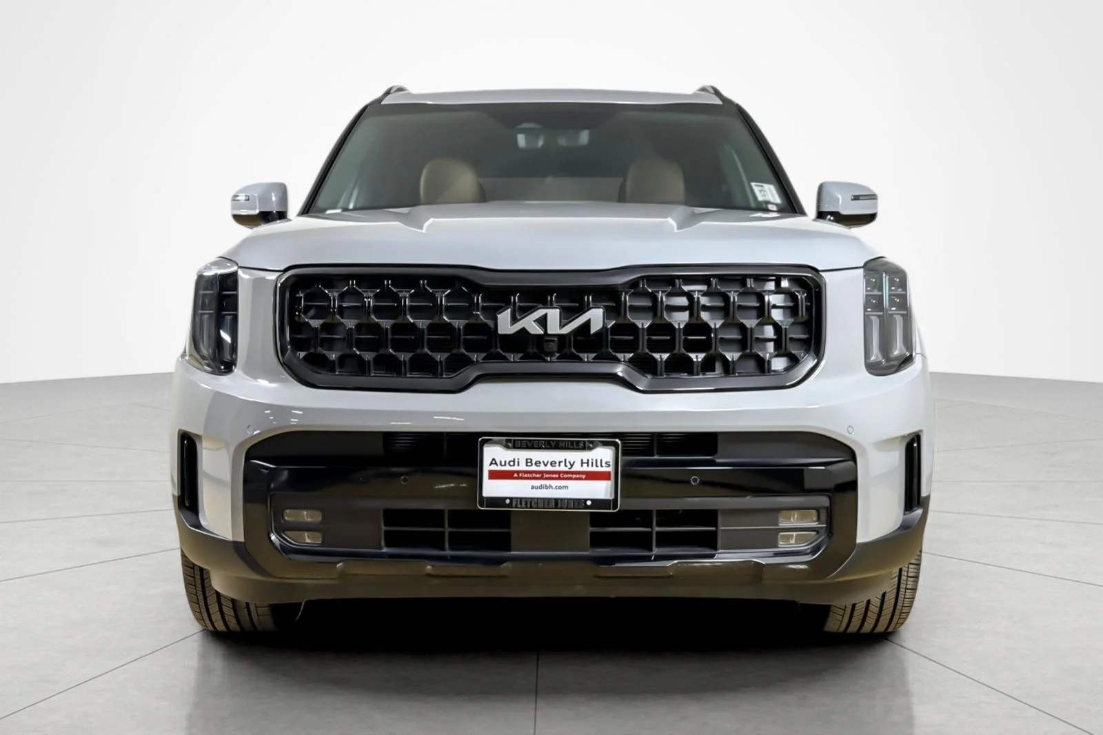 Used 2024 WOLF GRAY Kia SX AWD image 8