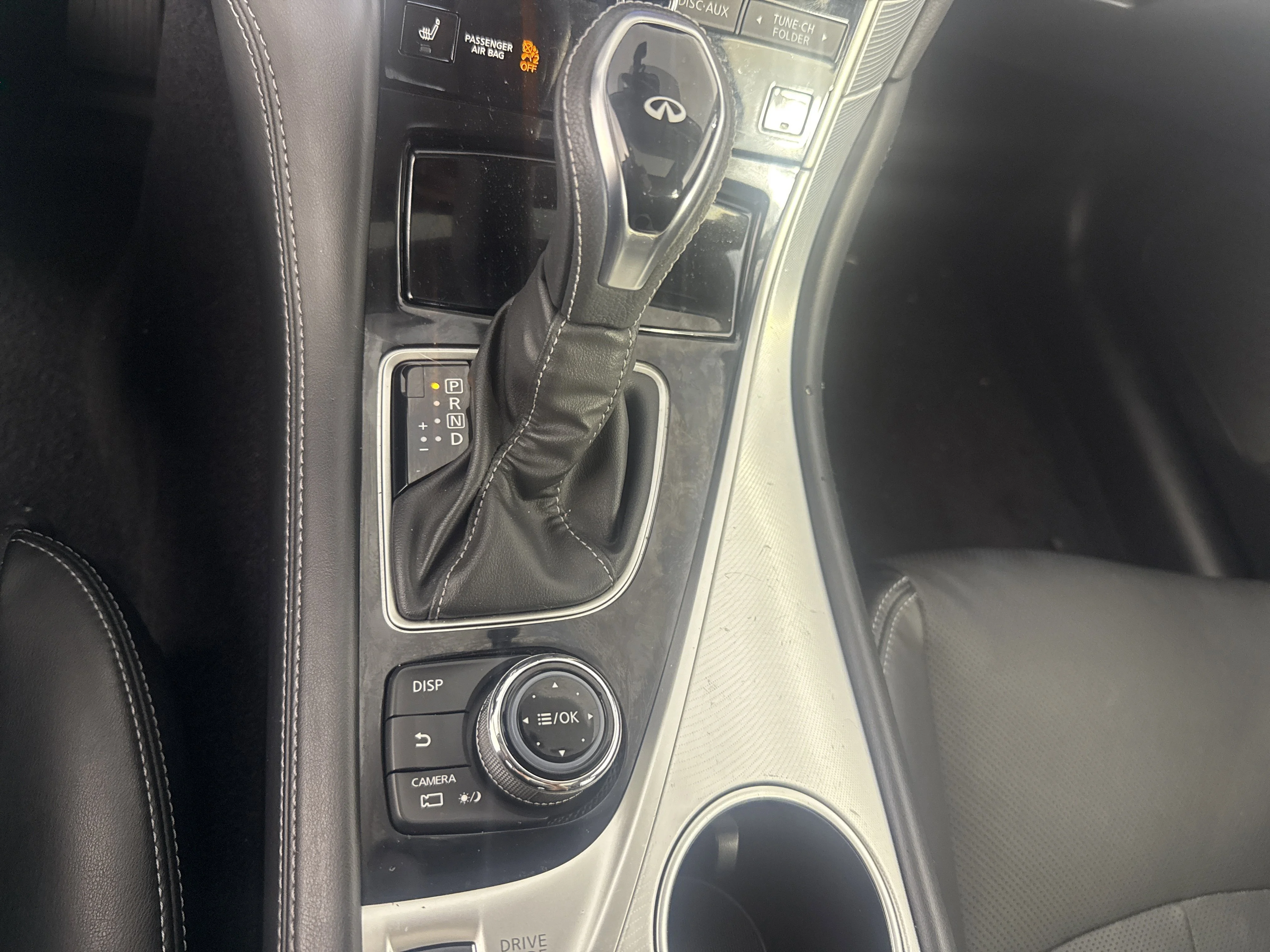 Used 2023 Midnight Black INFINITI LUXE image 31
