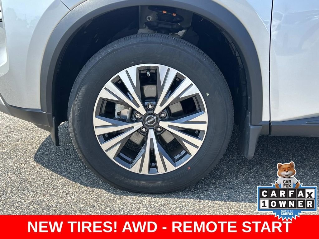 Used 2023 Silver Nissan SV image 9