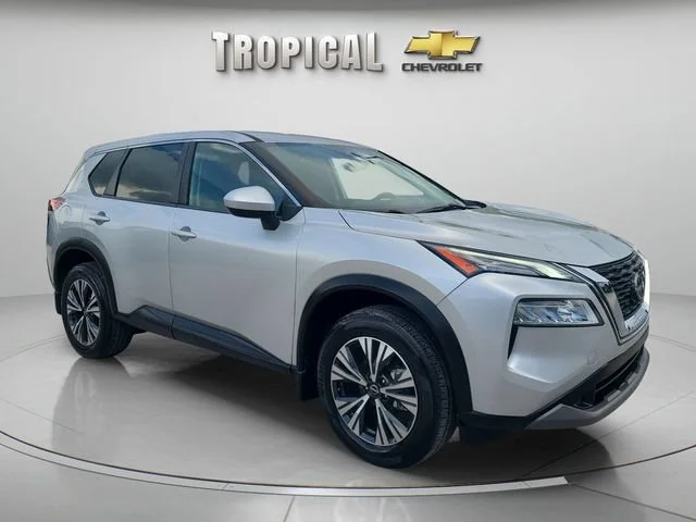 Used 2023 Silver Nissan SV image 7