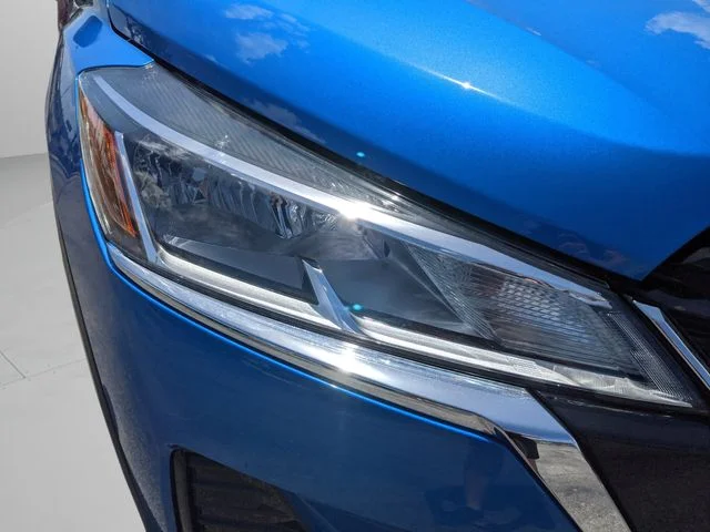 Used 2025 Blue Nissan S image 13