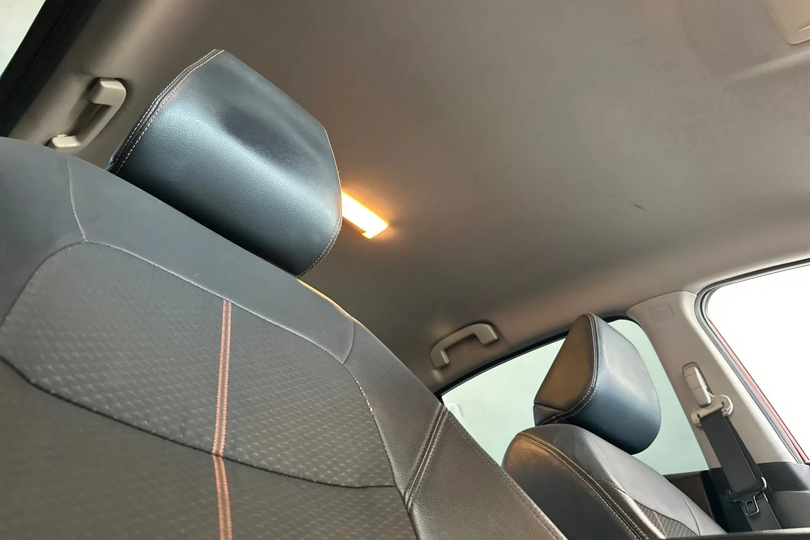 Used 2019 Red Nissan 2.5 SR image 16