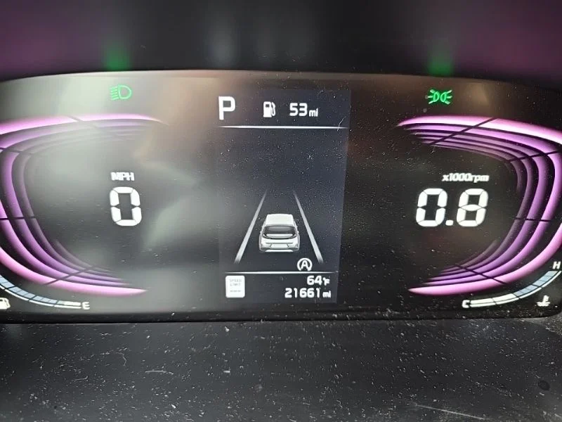 Used 2024 White Kia LX image 12