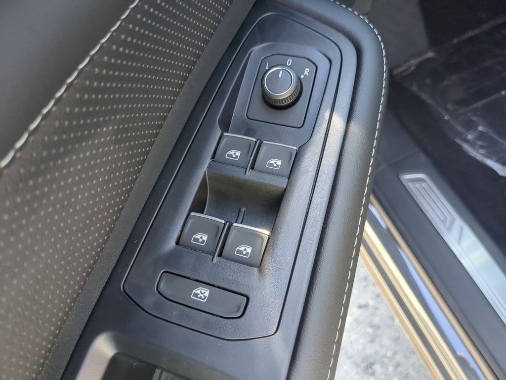 New 2026 Gray Volkswagen 2.0T SE w/Technology image 18
