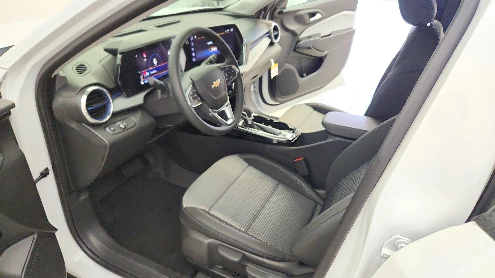 2026 Chevrolet Trax LT - Photo 14
