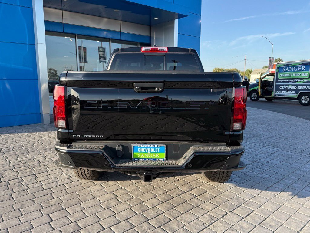 2026 Chevrolet Colorado Trail Boss view 9