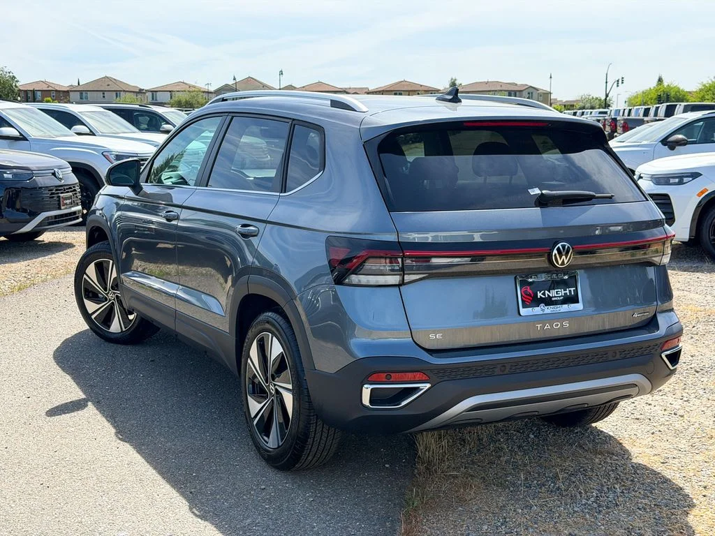 New 2026 Platinum Gray Metallic Volkswagen 1.5T SE image 9