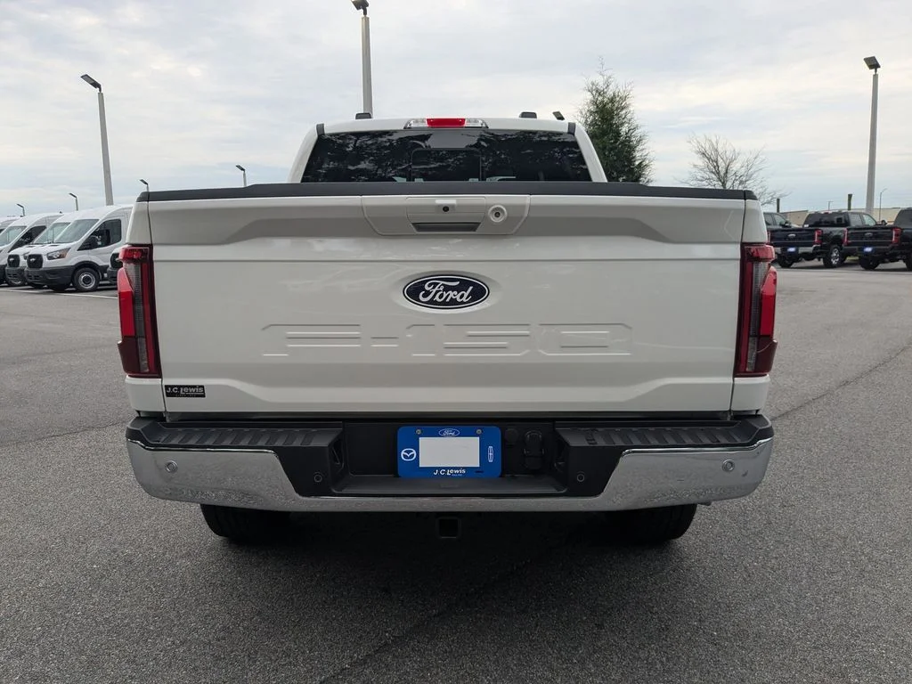 New 2025 Star White Metallic Tri-Coat Ford Lariat image 5