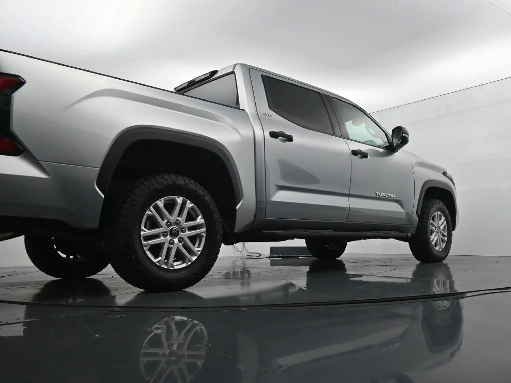 Used 2022 Silver Toyota SR5 image 36
