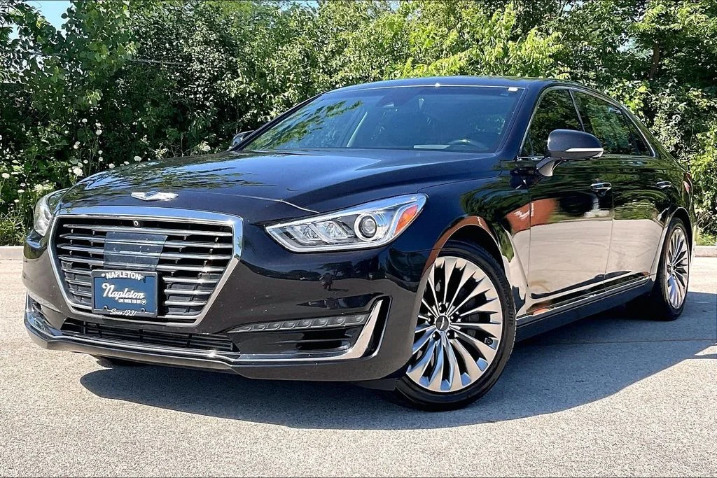 Used 2018 Black Genesis 3.3T Premium image 2