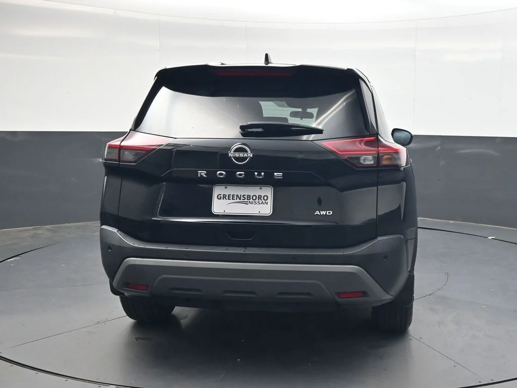 Used 2023 Black Nissan S image 5