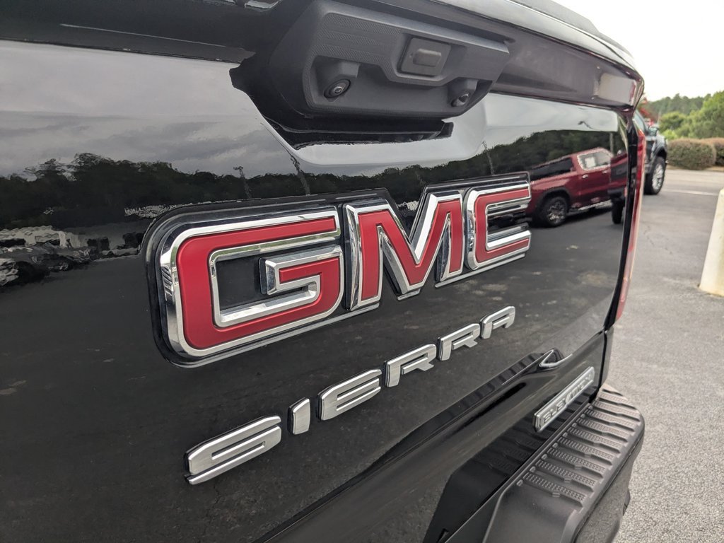 Used 2024 Onyx Black GMC Elevation image 28