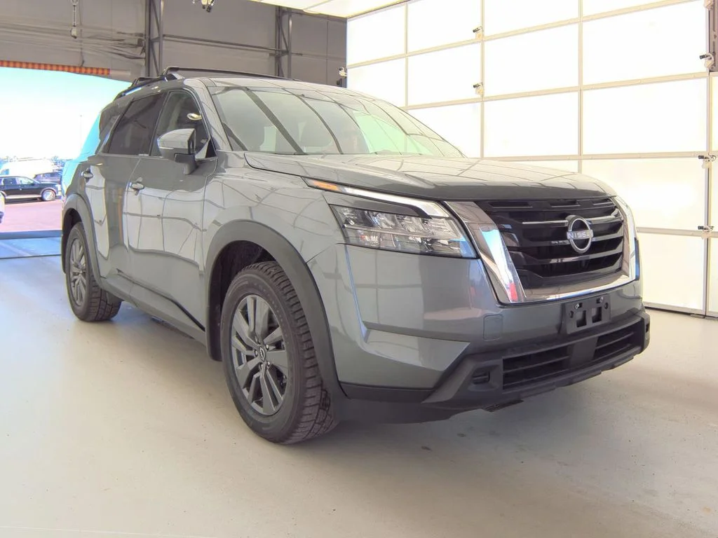 2022 Nissan Pathfinder SV 4WD's photo