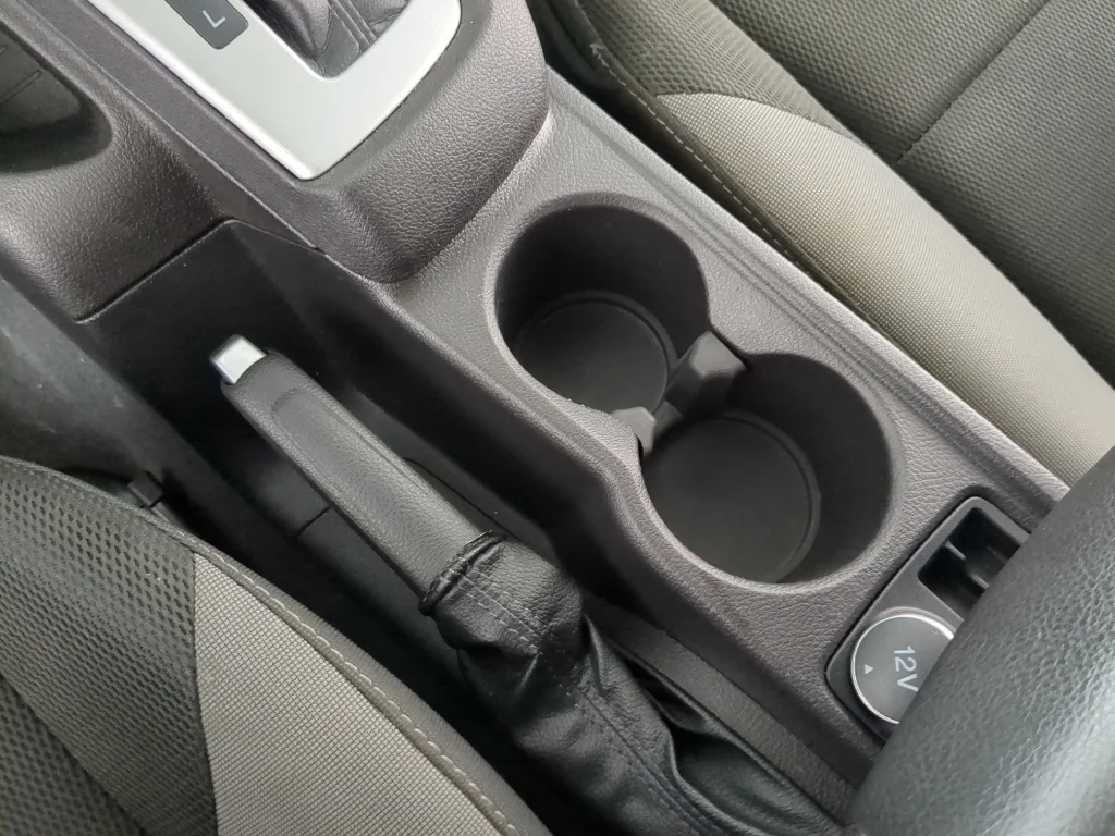 Used 2014 blue Ford SE image 21