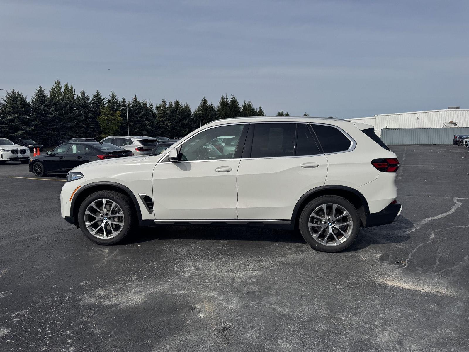 New 2026 Alpine White BMW xDrive40i image 6