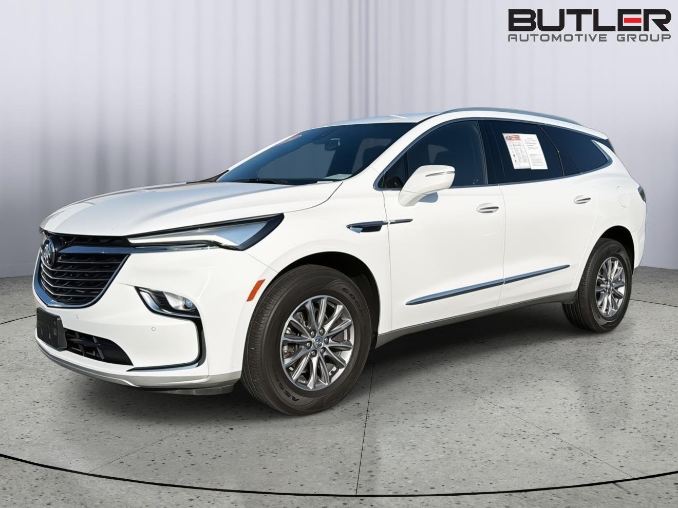 Used 2024 Summit White Buick Essence image 1