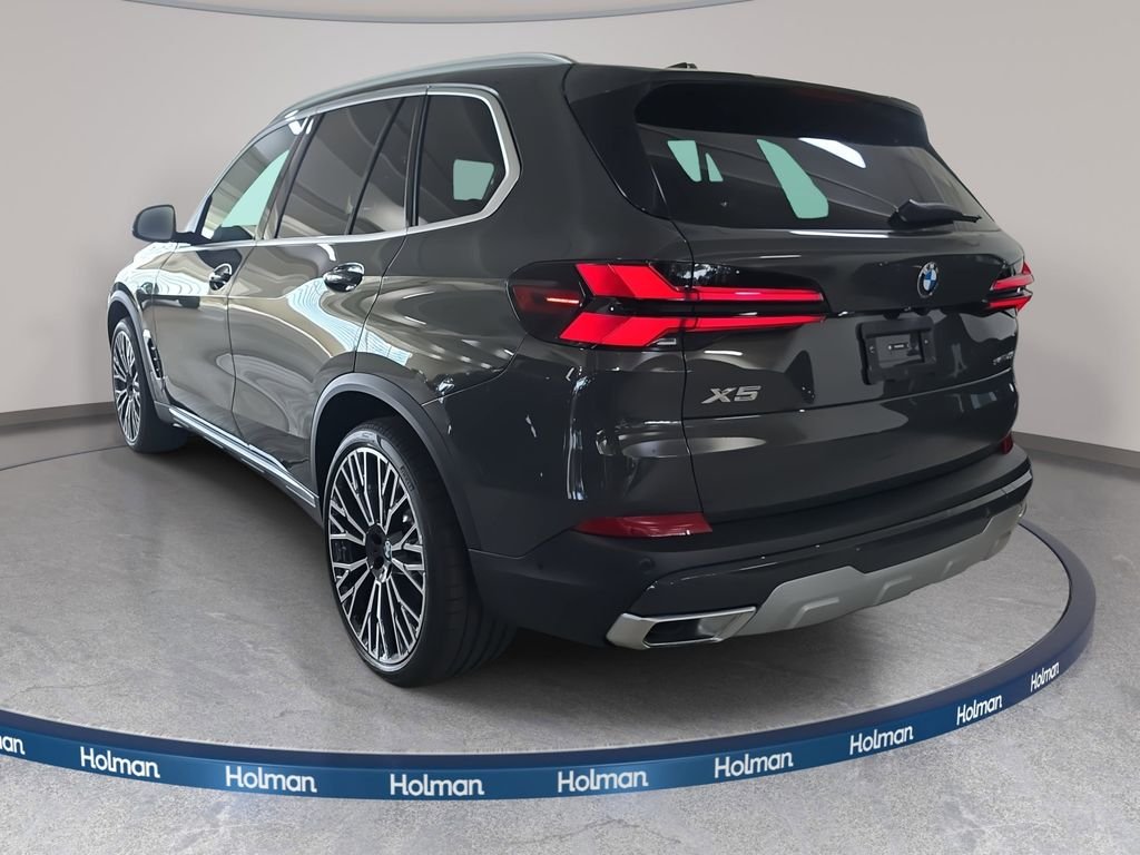 New 2026 Dravit Grey Metallic BMW sDrive40i image 7