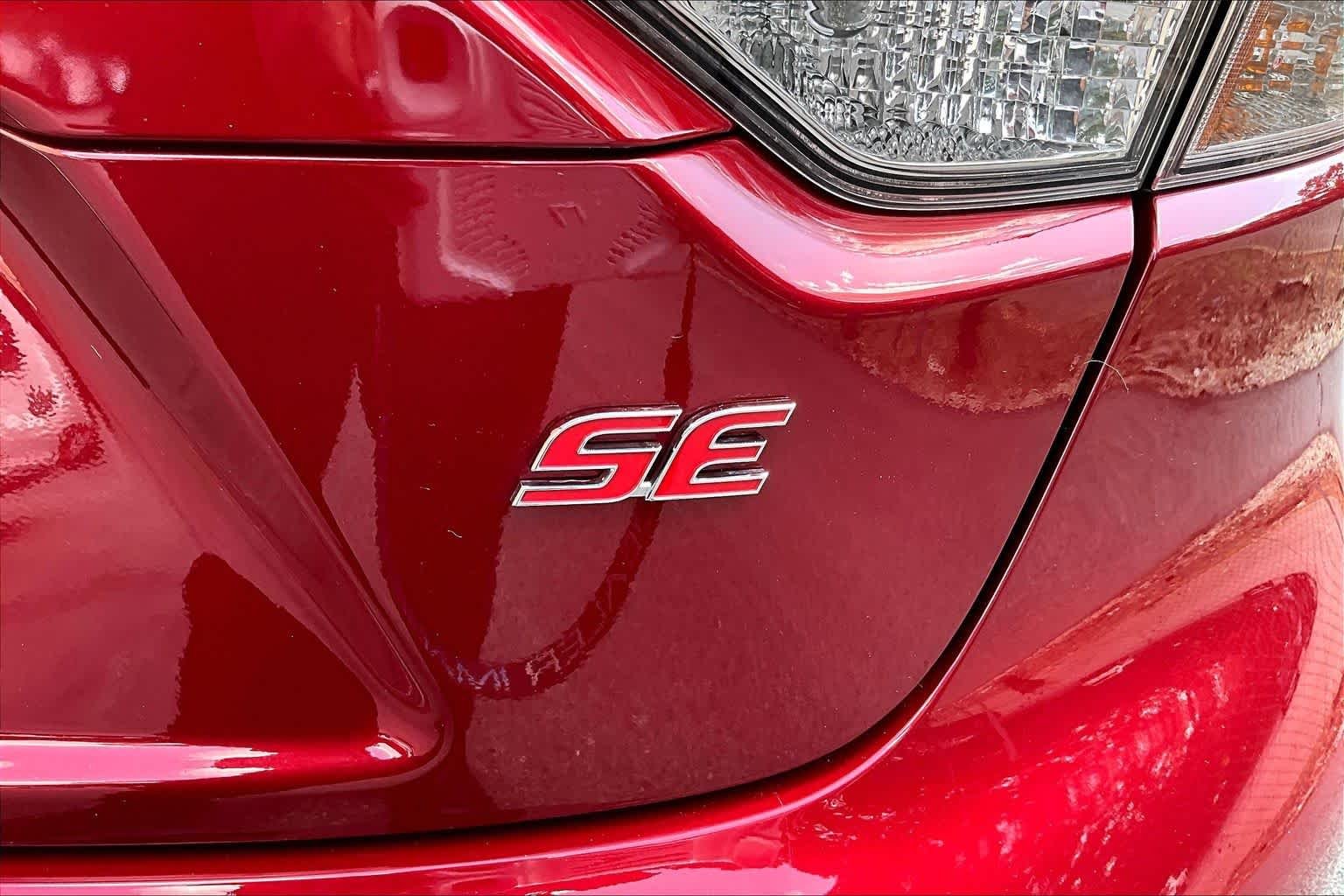 Used 2025 Ruby Flare Pearl Toyota SE image 10