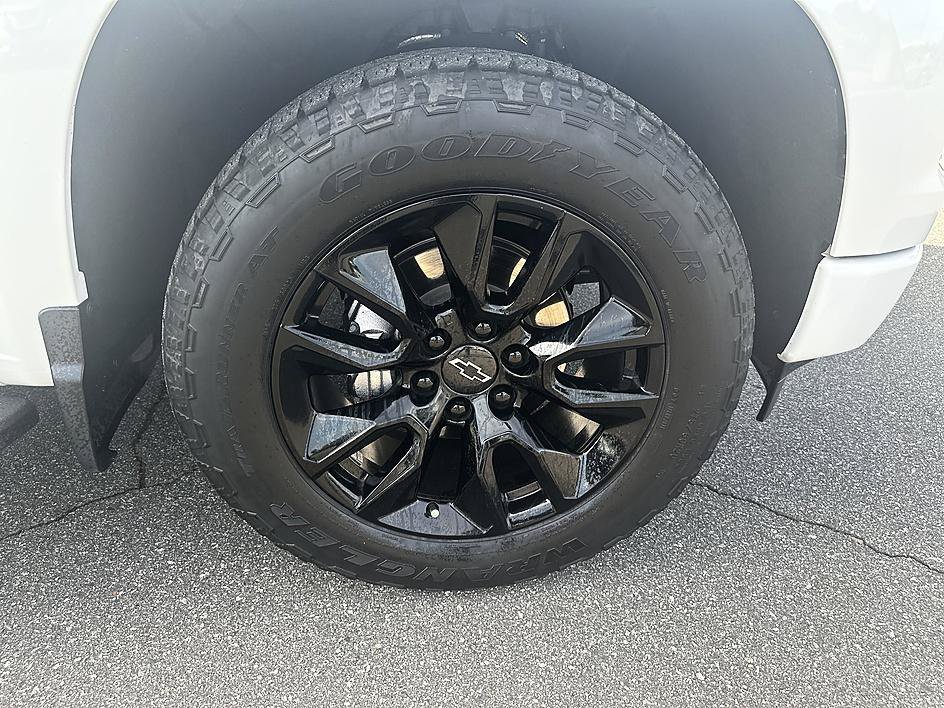 Used 2023 Summit White Chevrolet RST image 20