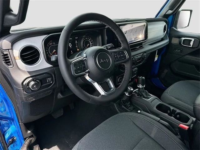 New 2025 Hydro Blue Pearl-Coat Exterior Paint Jeep Sahara image 6