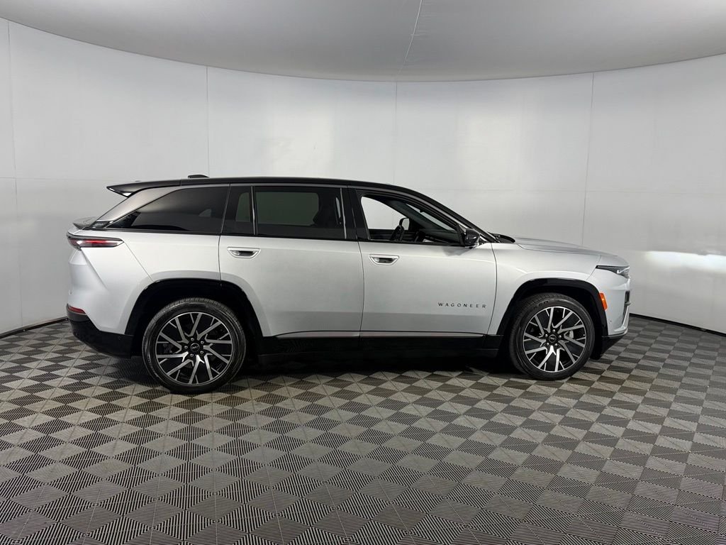 Used 2025 Silver Jeep Limited image 7