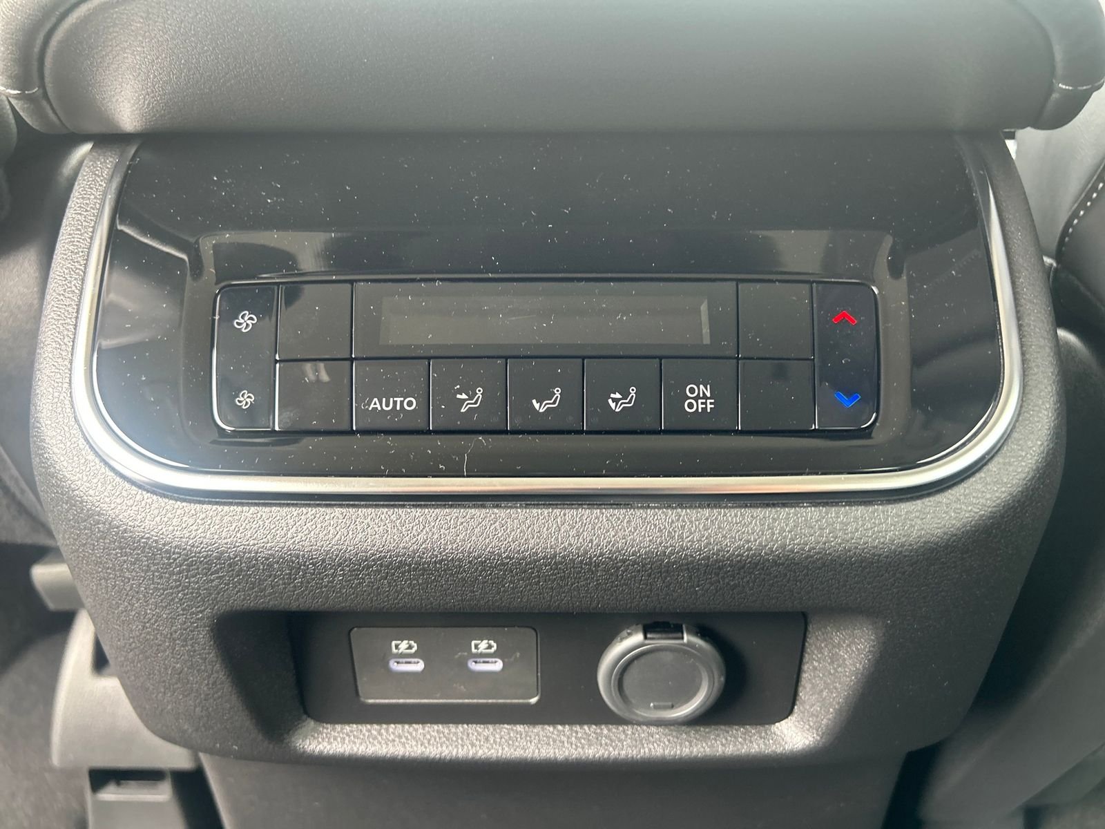 2025 Nissan Armada SV - Photo 21