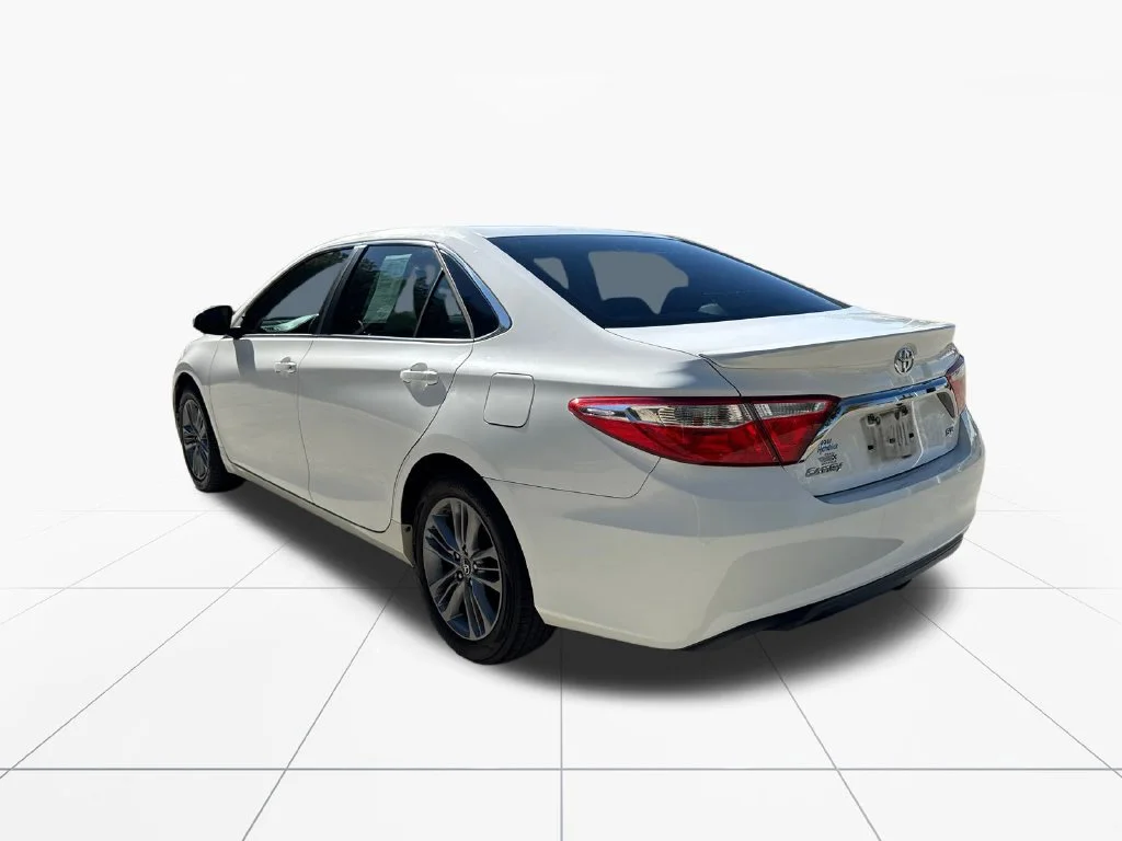 Used 2016 Super White Toyota SE image 6