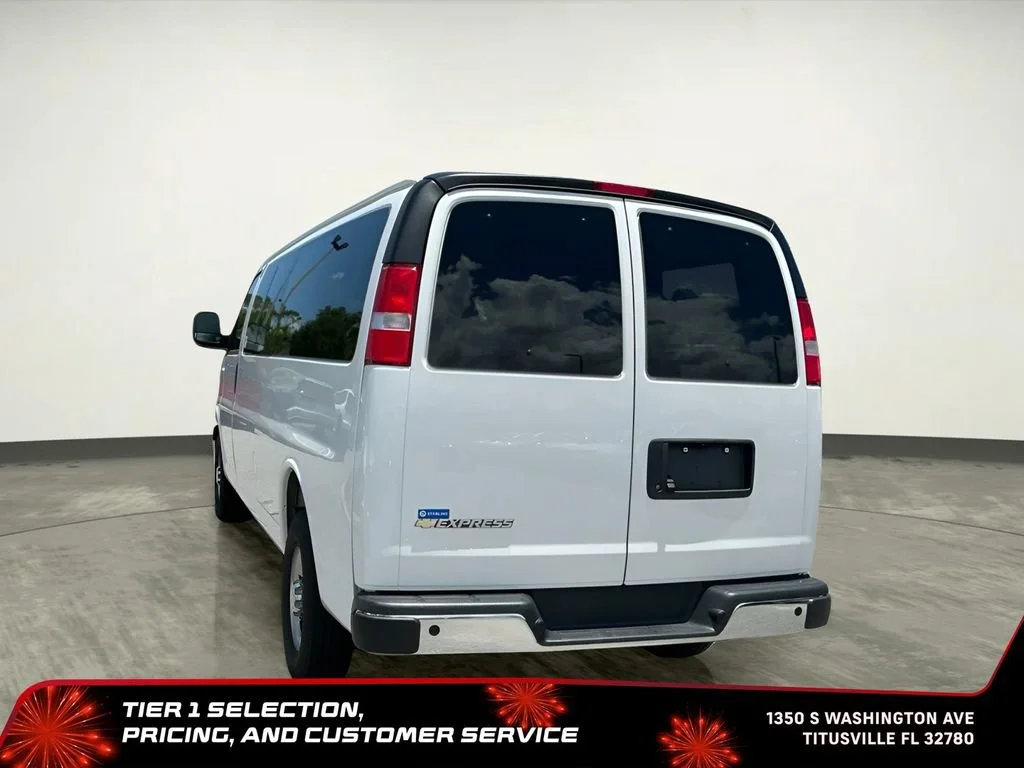 Used 2025 Summit White Chevrolet 1LT image 6