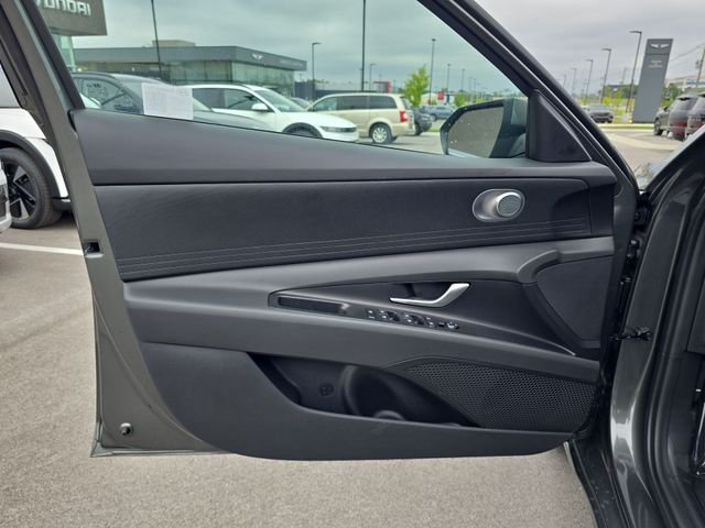Used 2025 Gray Hyundai SE image 13